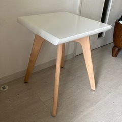 IKEAサイドテーブル　イーニーの画像