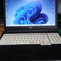お渡しする方が決まりました。爆速！ Windows11 Office 2021  LIFEBOOK A747/R   i7-7600U （第七世代）メモリ16GB   新品SSD 256GBの画像