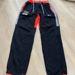 ナイキ　キッズ　トレーニングパンツ　Mサイズ