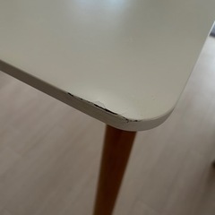 ダイニングテーブルの画像