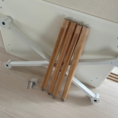ダイニングテーブルの画像