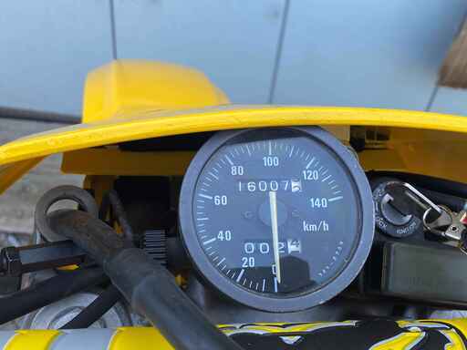 マニア必見！スズキDR250R SJ45A 希少車 Pro Skill partsのマフラー