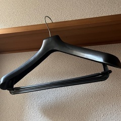 新品同様　紳士服スーツハンガー　6本