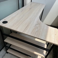 パソコンテーブル
