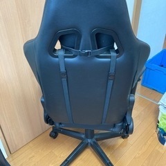 ゲーミングチェア　椅子の画像