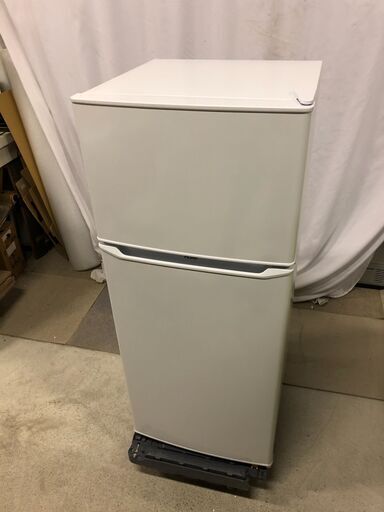 2023年製　Hisense ハイセンス JR-N130C 冷蔵庫 冷凍庫　130L ブラック コンパクト 小型 家電