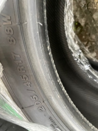 車のパーツ タイヤ、ホイール