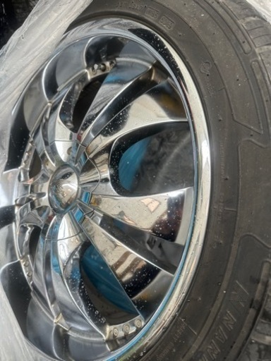 車のパーツ タイヤ、ホイール