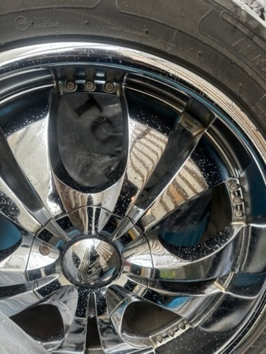 車のパーツ タイヤ、ホイール