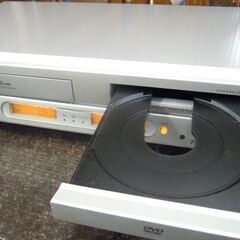 シャープ VHSビデオ＆DVD 一体型デッキ【リモコン無】 DV-GH600 2004製 札幌市北区屯田の画像