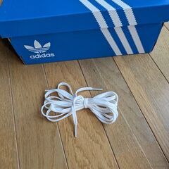 adidasガゼル色ボールド23・5cmの画像