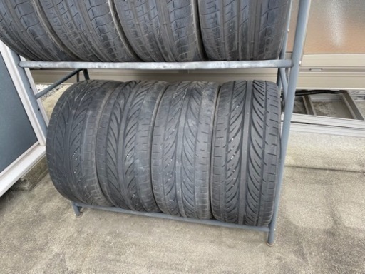 車のパーツ タイヤ、ホイール