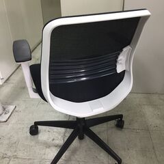 中古　美品　コクヨ　シロッコチェア　オフィスチェア　ガスチェア　ワークチェア　事務いす　デスクチェア　肘付　メッシュ　高級オフィスチェア　高機能チェア　ロッキング　ランバーサポート付　肘上下可動　各1台　愛知　一宮市　江南市　稲沢市　名古屋　岐阜　各務ヶ原　岐南町　羽島　三重　グッドプライス一宮の画像