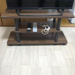 Hisense 32型 液晶テレビ　テレビ台の画像