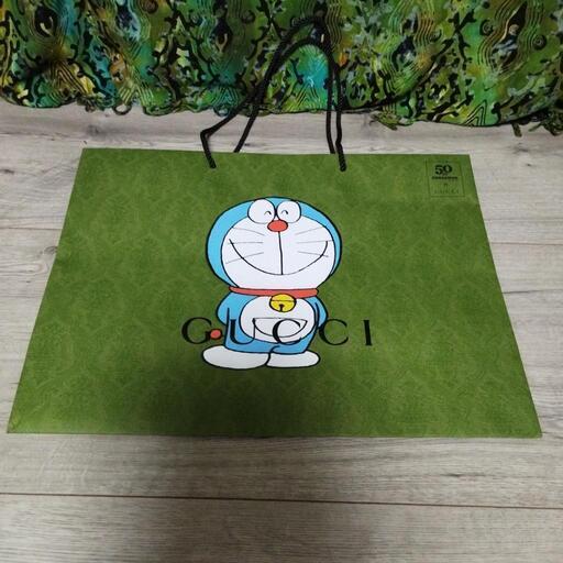 GUCCI　ドラえもん　コラボ紙袋
