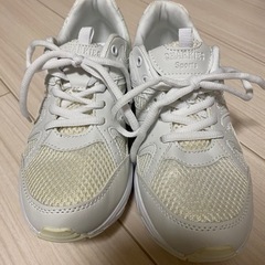 【お値下げ‼️】スニーカー　白の画像