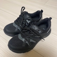 スニーカー　黒