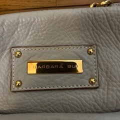 barbara buiバックの画像