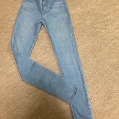 ユニクロ（ほぼ未使用） 58.5㎝ ウルトラストレッチスキニーハ...
