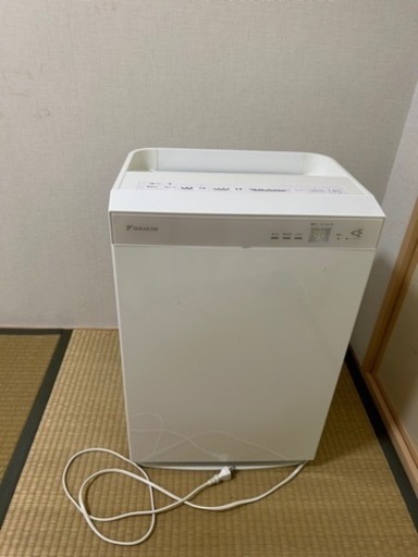 ダイキン　ストリーマー空気清浄機　MCK70U-Ｗ