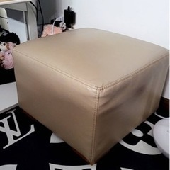 値下げ！椅子　レザー調　クリーム色　オットマン