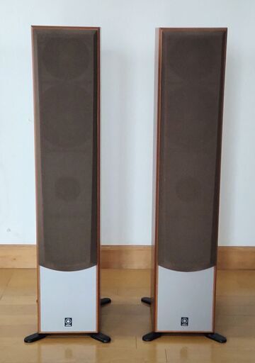 ヤマハ NS-120  深い音場感の高音質フロアスタンディングスピーカー