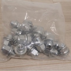 【純正セット販売】 ノア、ヴォクシー80系の画像