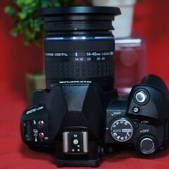 値下　olympus E520 美品　可動　純正電池充電器の画像