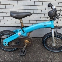 自転車 折りたたみ自転車の画像