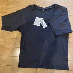 レディース　半袖　Tシャツ　チャコール　グレー　新品　未使用　タグ付き
