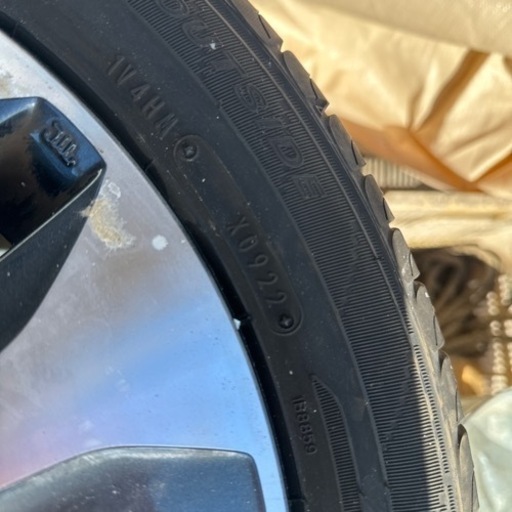 車のパーツ タイヤ、ホイール
