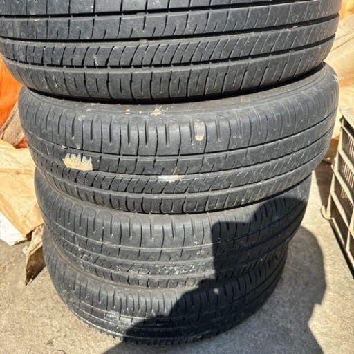 車のパーツ タイヤ、ホイール