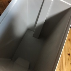 美品★フタ付きゴミ箱(足踏み式)の画像