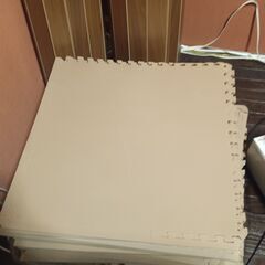 クッションマット　江戸間4畳分あります。