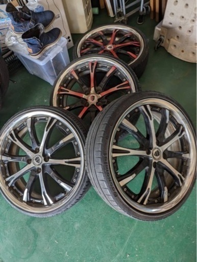 車のパーツ タイヤ、ホイール