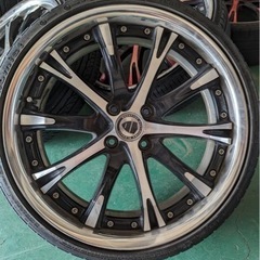 車のパーツ タイヤ、ホイールの画像