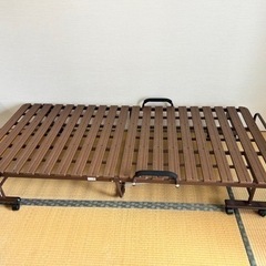 折りたたみ式　シングルベッド　ベース