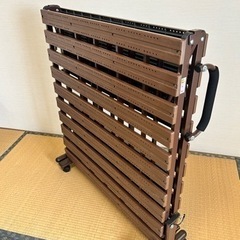 折りたたみ式　シングルベッド　ベースの画像