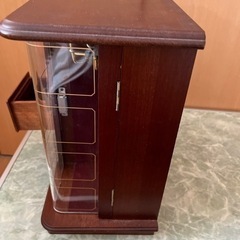 値下げ美品、木製ジュエリーケースの画像