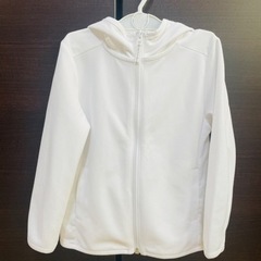 決まりました★UNIQLO キッズ　パーカー　フーディ　白　110