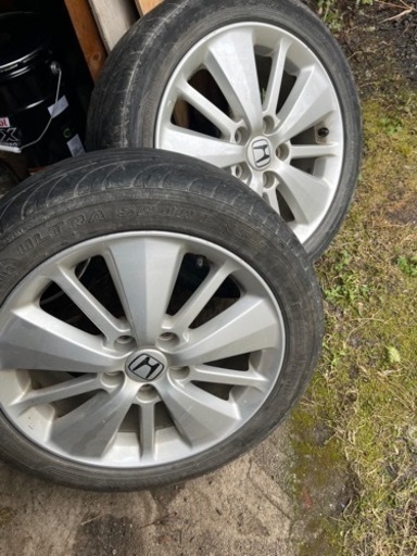 車のパーツ タイヤ、ホイール