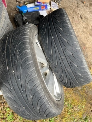 車のパーツ タイヤ、ホイール
