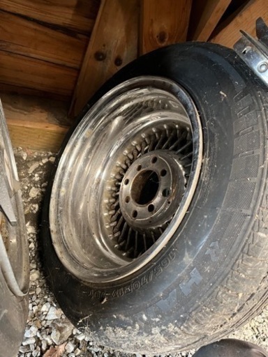 車のパーツ タイヤ、ホイール