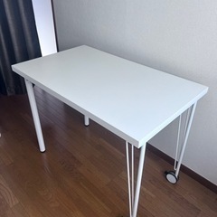 IKEAデスクの画像