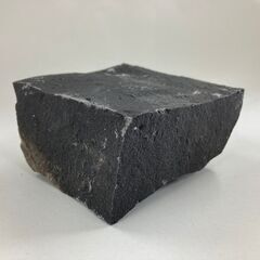 中国産　黒バサルト　半丁掛けピンコロ　9×9×4.5/㎝　