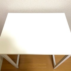 パソコンデスク幅60㎝×奥行45㎝　机　ホワイト　の画像