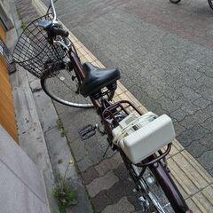 [BRIDGESTONE]Assista(アシスタ)26吋 電動アシスト自転車 8.9Ahバッテリー+充電器+キー2本付き(マットショコラ)の画像