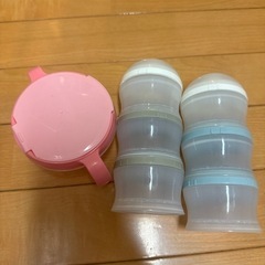 ベビー　粉ミルク入れ　おやつ入れ