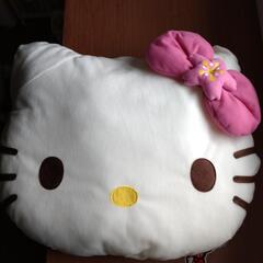 新品未使用品サンリオ　キティちゃんのフェイスクッション