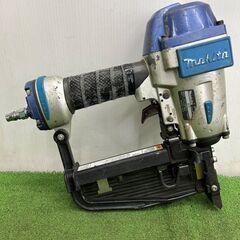 マキタ AT1150B フロアタッカ【野田愛宕店】【店頭取引限定】【中古】ITJ95DEVG52Iの画像